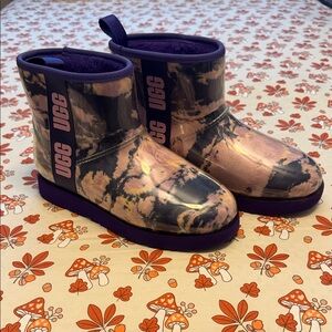 UGG woman’s Tie-Dye rain boots